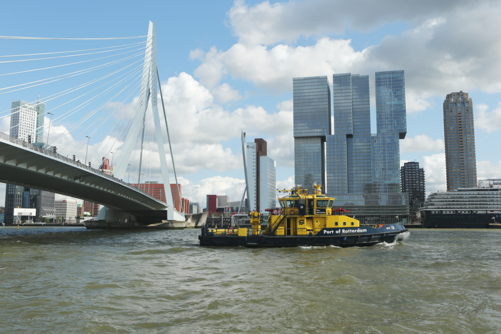 Skyline van Rotterdam waar de growth agency van rotterdam ligt