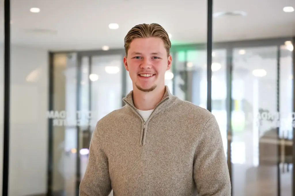 Kay Kreuk, junior digital marketeer bij Growth Partners Rotterdam – About Us digital agency team